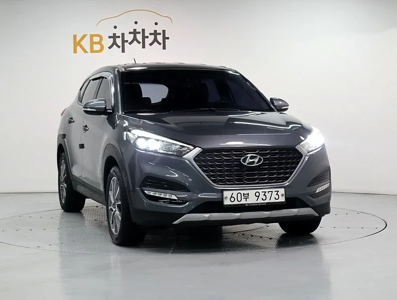 Hyundai Tucson 1.7 2Wd Smart, снимка 2 - Автомобили и джипове - 55651840