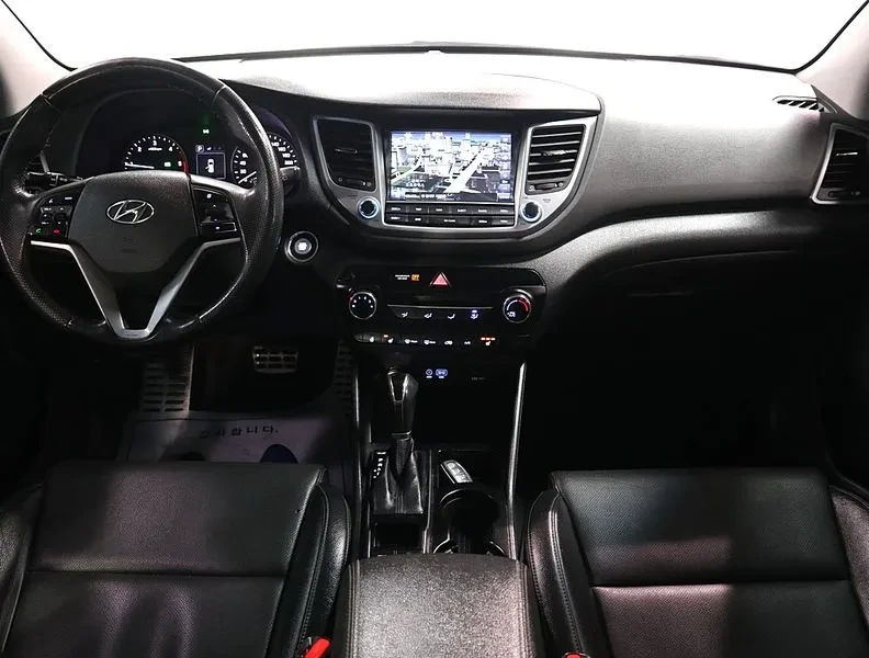 Hyundai Tucson 1.7 2Wd Smart, снимка 5 - Автомобили и джипове - 55651840