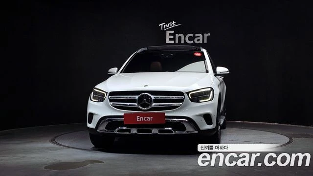 Mercedes-Benz GLC 220 | TOP SERVICE, снимка 3 - Автомобили и джипове - 55803748