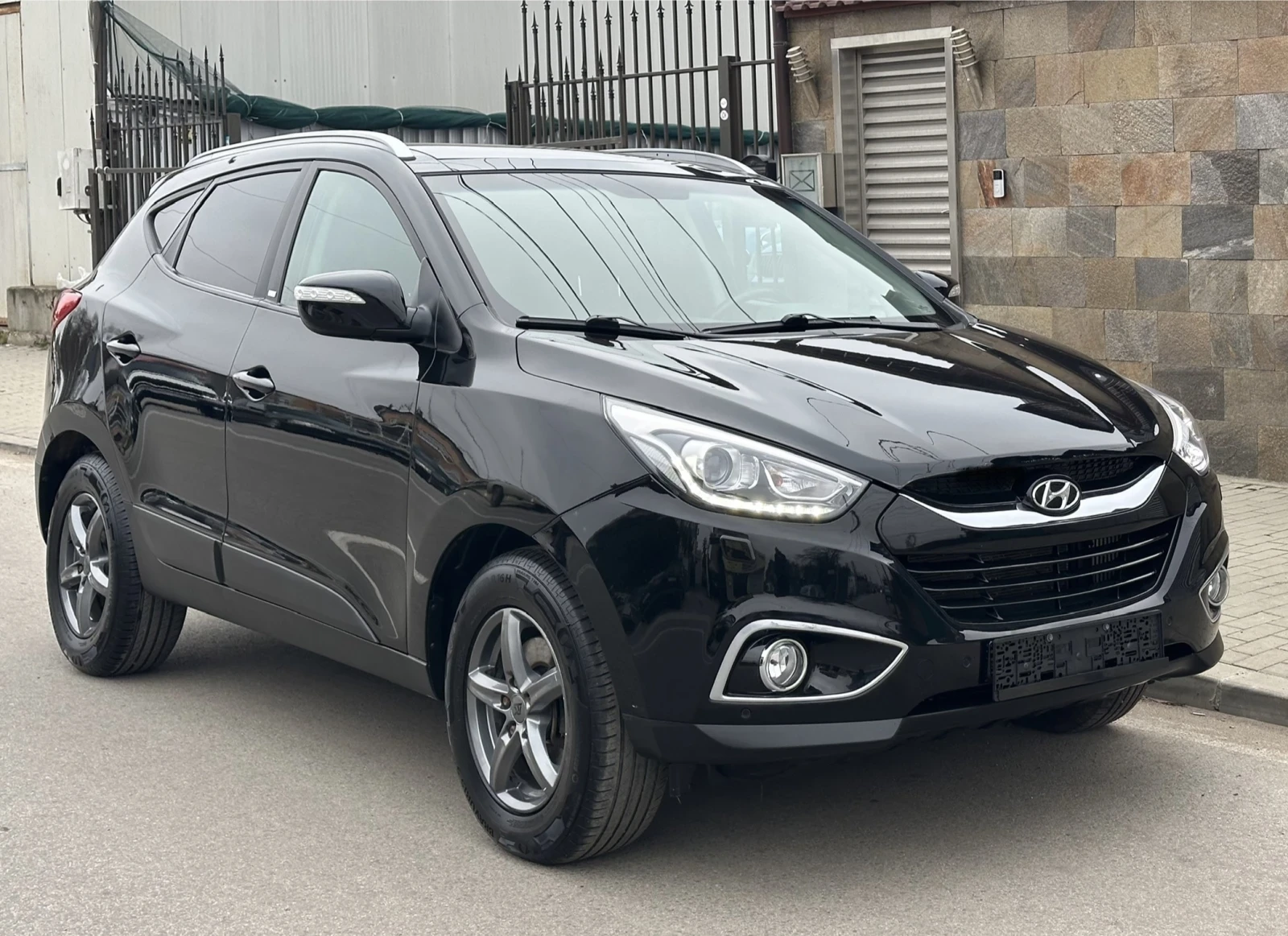 Hyundai IX35 2.0 CRDI PREMIUM/4х4/ Панорама/автоматик/Швейцария, снимка 1