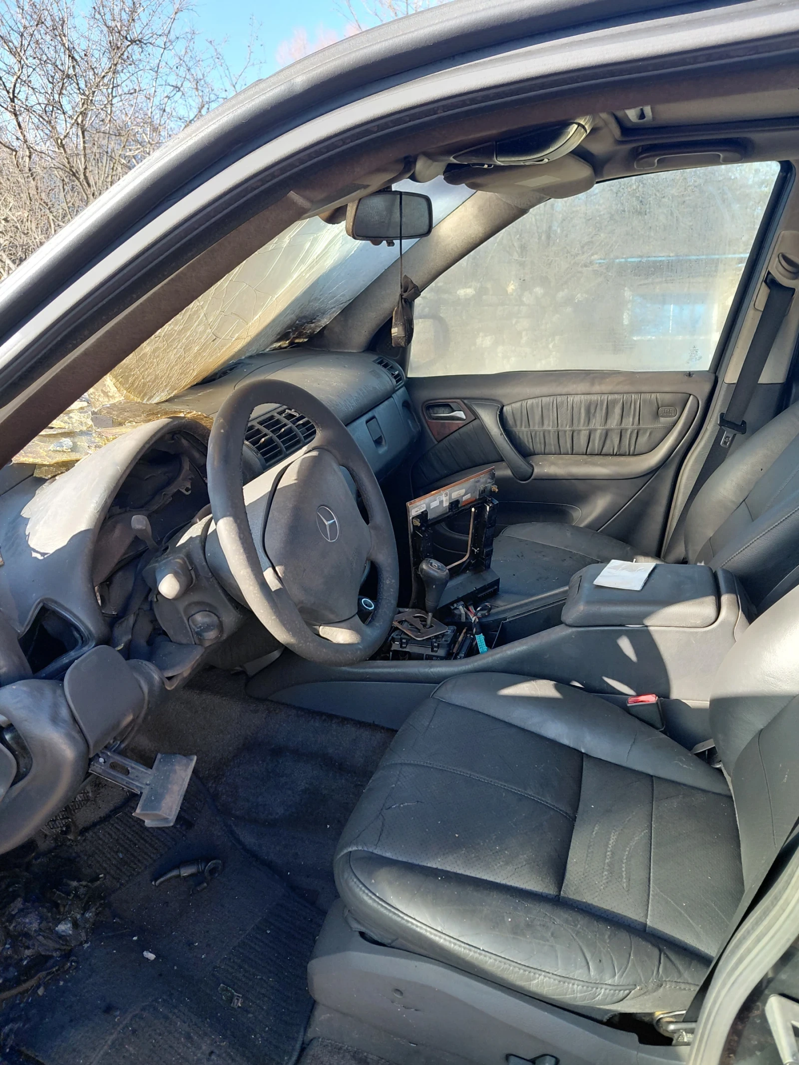 Mercedes-Benz ML 270, снимка 3 - Автомобили и джипове - 53972708