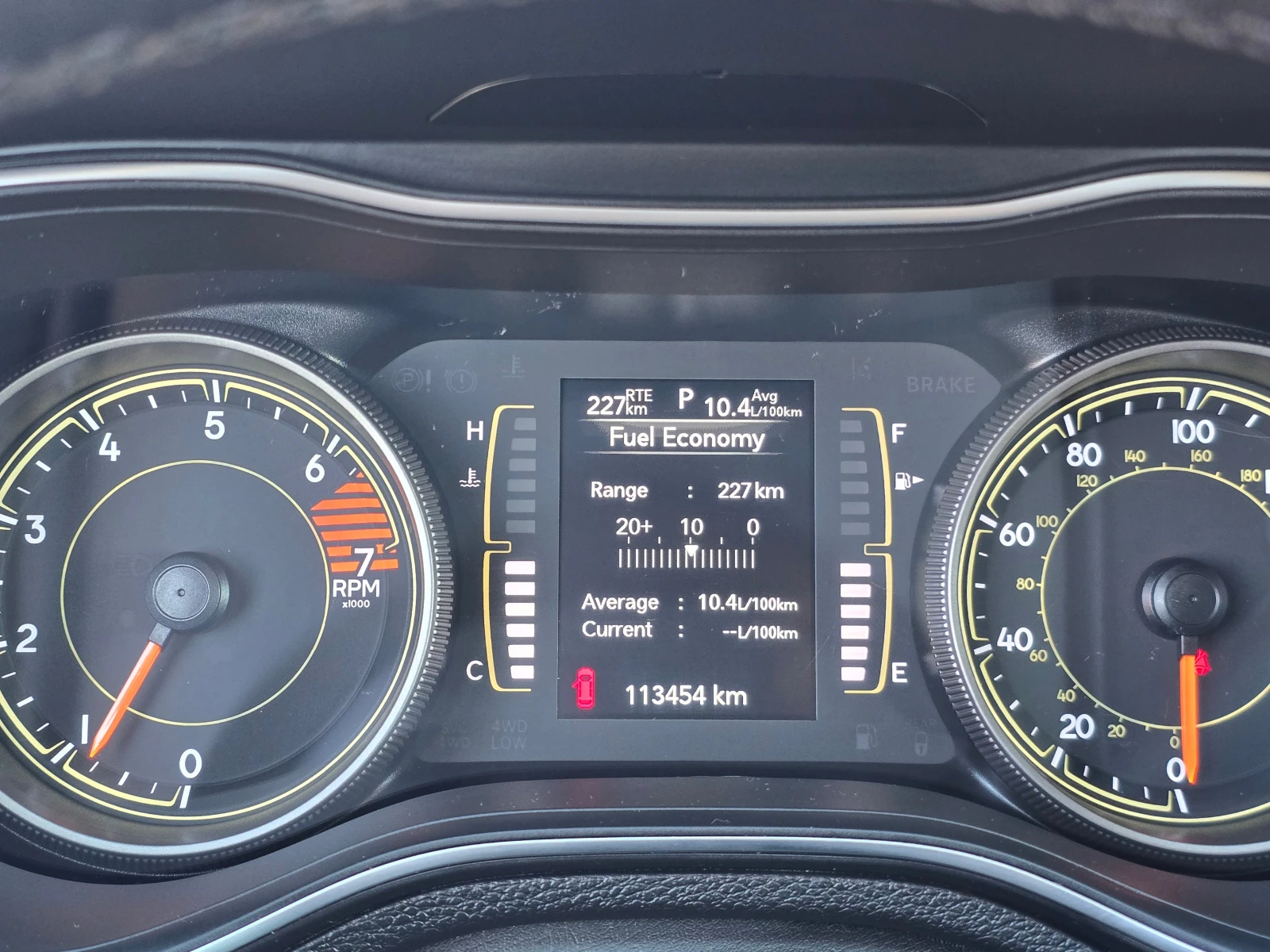 Jeep Cherokee 2.4i/4x4/Авт./Лизинг, снимка 15 - Автомобили и джипове - 54816604