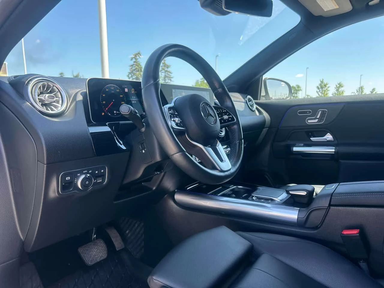 Mercedes-Benz GLA 250 CARFAX/КЛИП/ПОДГРЕВ/ПАНО/+ ГУМИ/360 КАМ, снимка 5 - Автомобили и джипове - 55437661