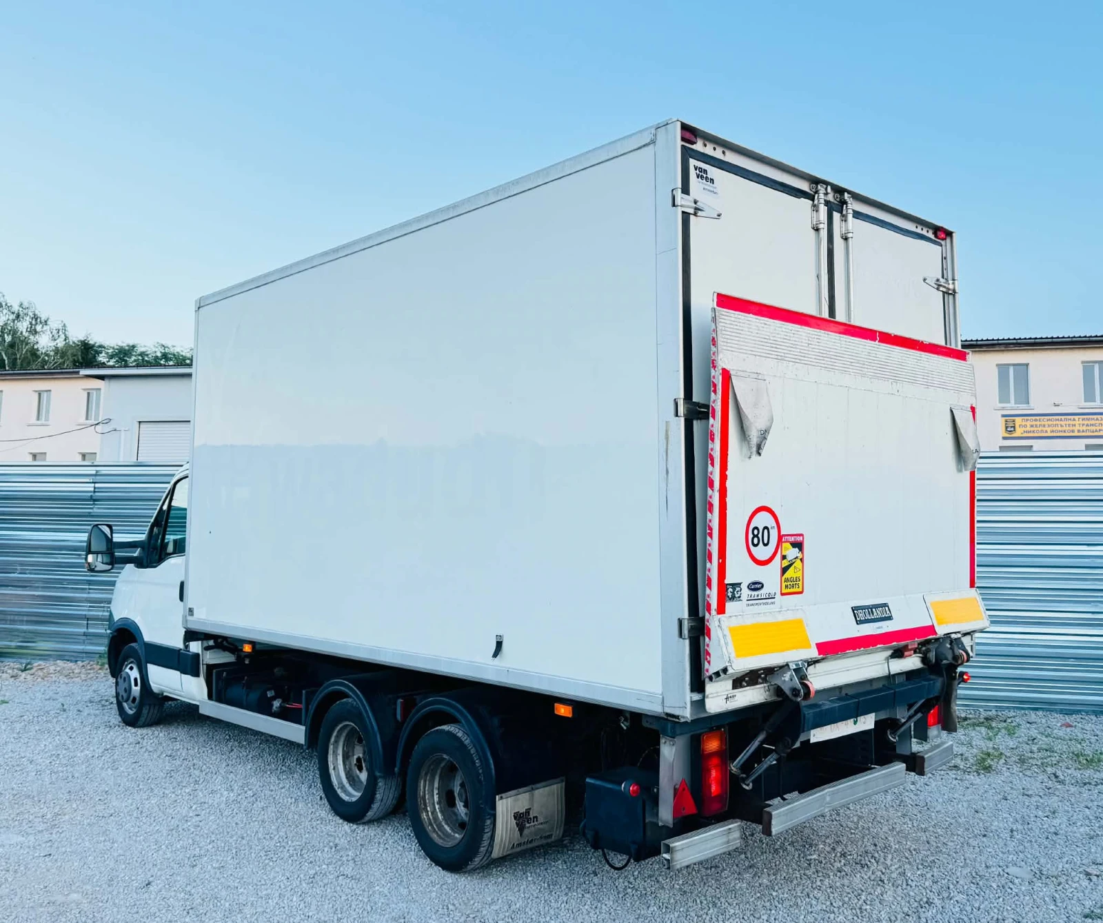 Iveco Daily Фриго -20 /+ 20  Падащ борд със стабилизатори Евро, снимка 3 - Бусове и автобуси - 55008257