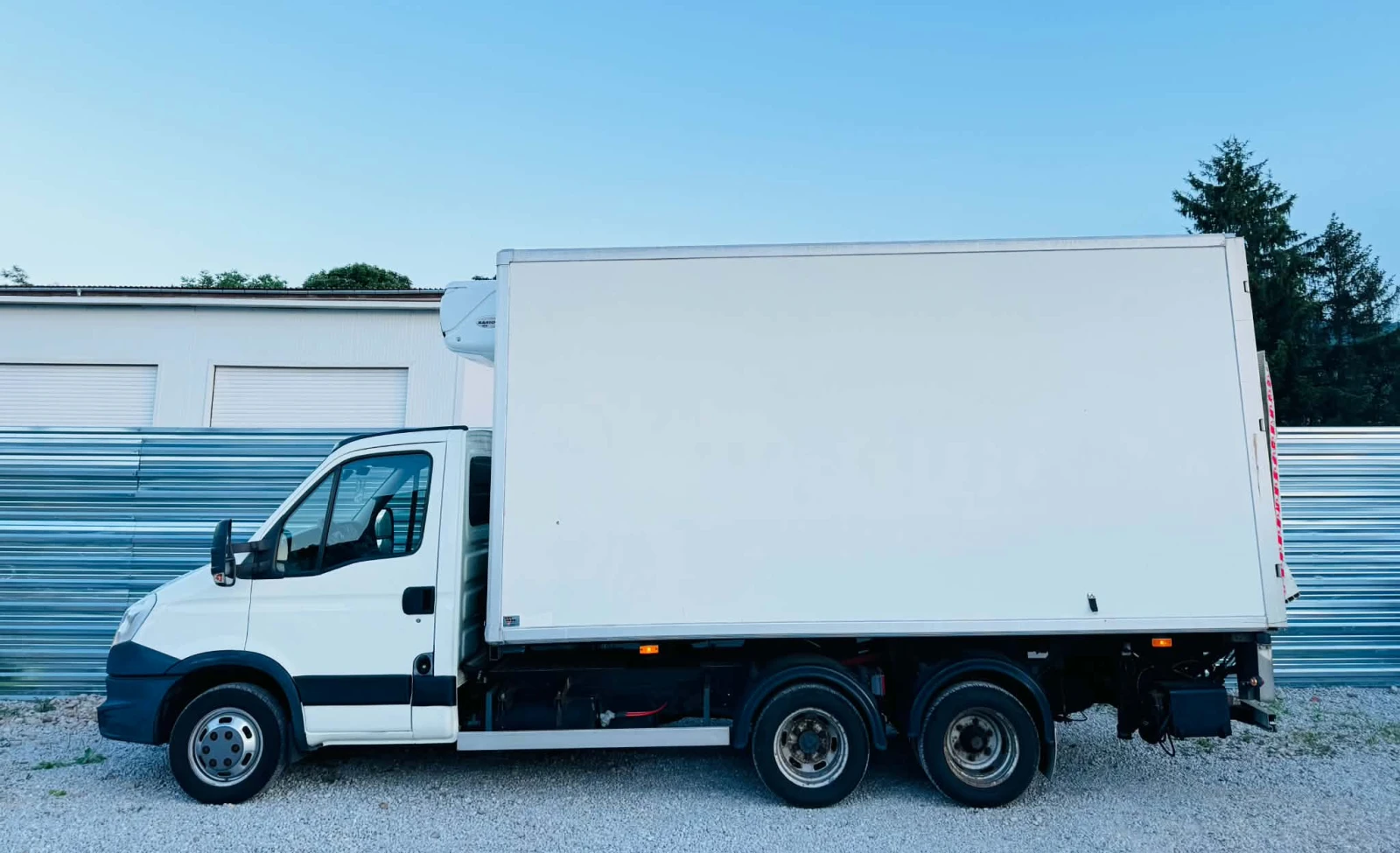 Iveco Daily Фриго -20 /+ 20  Падащ борд със стабилизатори Евро, снимка 4 - Бусове и автобуси - 55008257