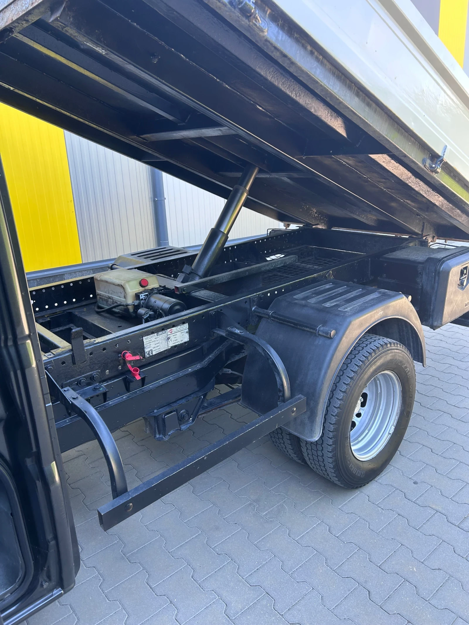 VW Crafter 6+ 1 двойна гума, снимка 15 - Бусове и автобуси - 55999294