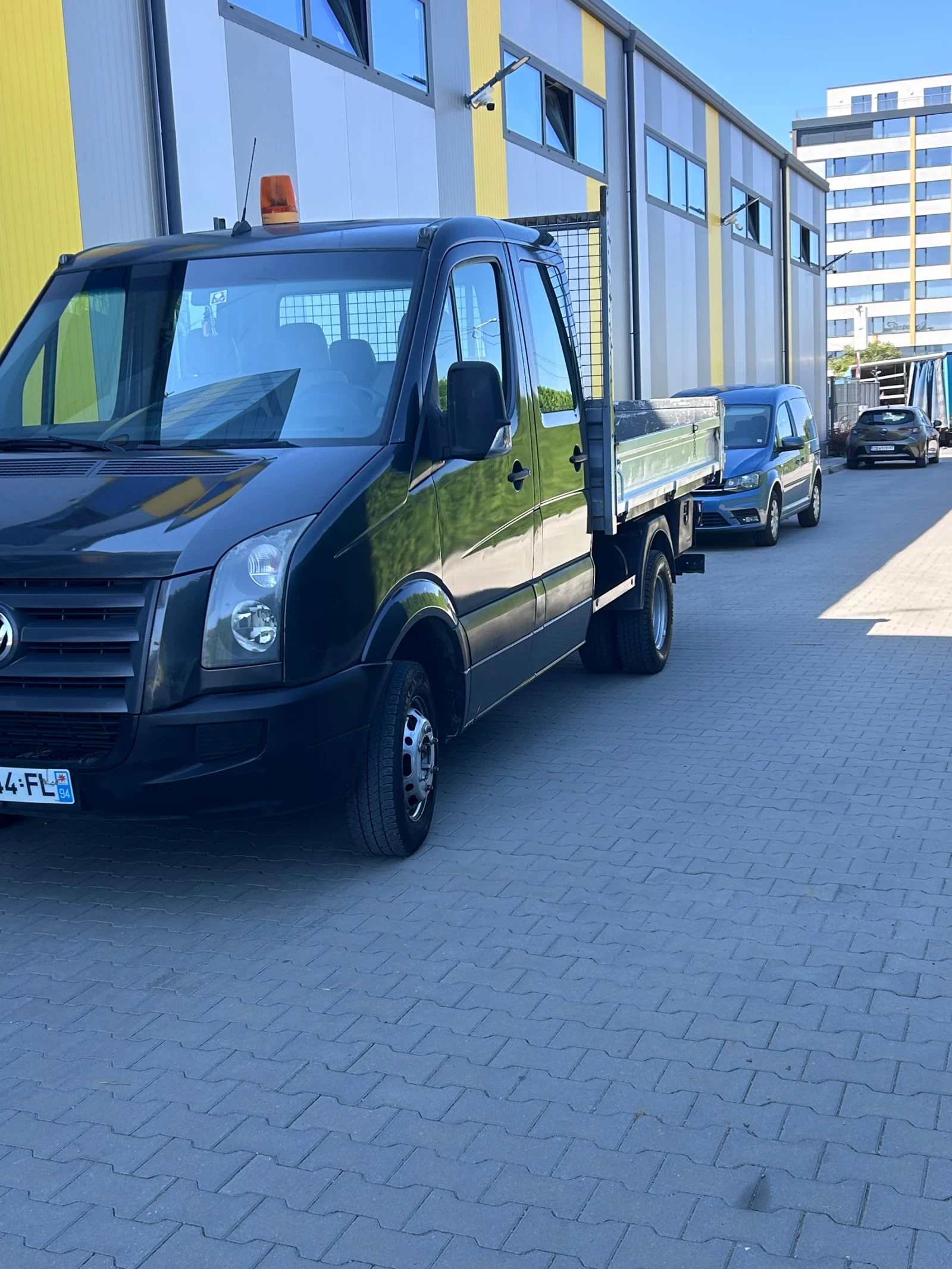 VW Crafter 6+ 1 двойна гума, снимка 3 - Бусове и автобуси - 55999294