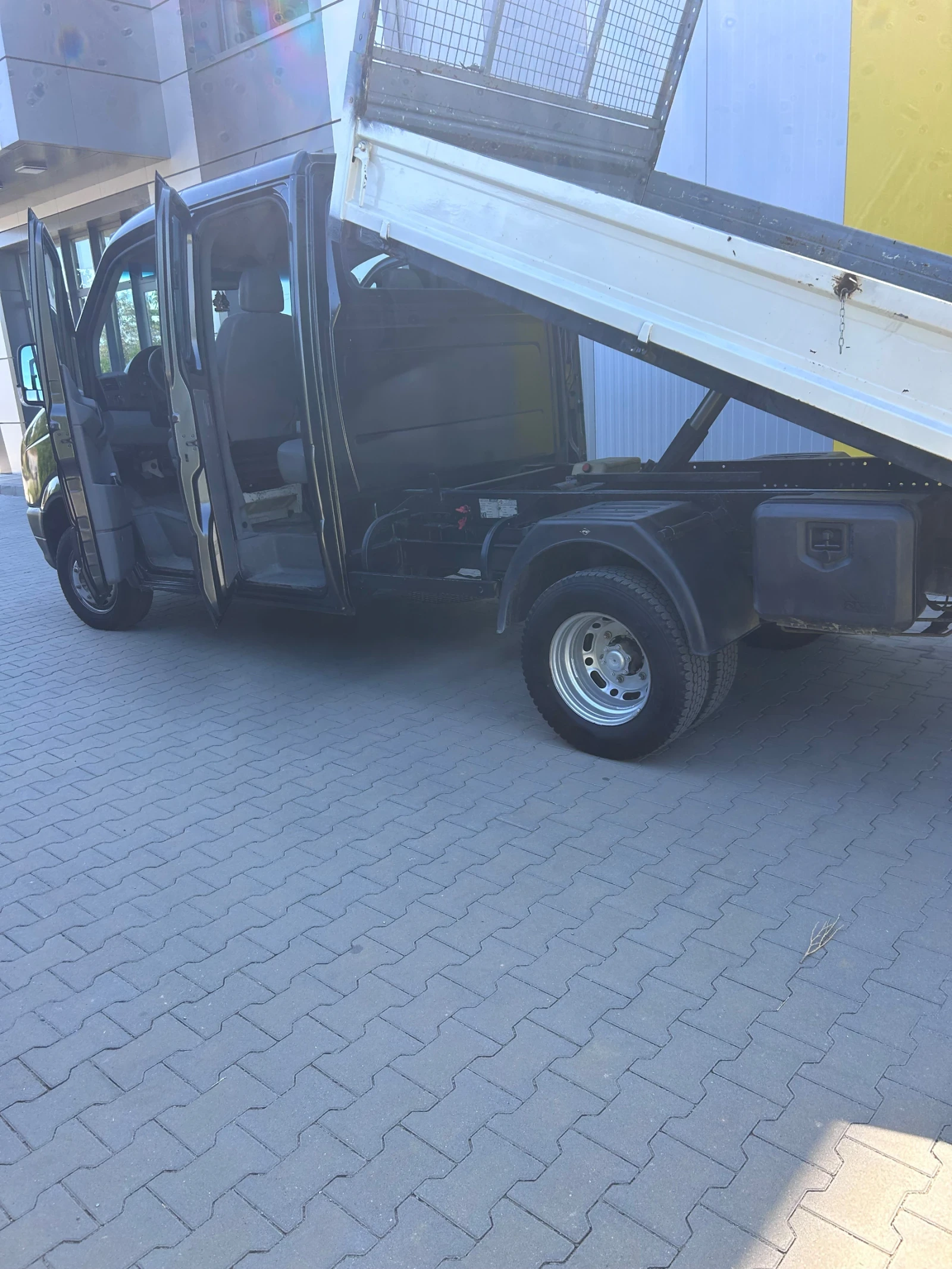 VW Crafter 6+ 1 двойна гума, снимка 8 - Бусове и автобуси - 55999294