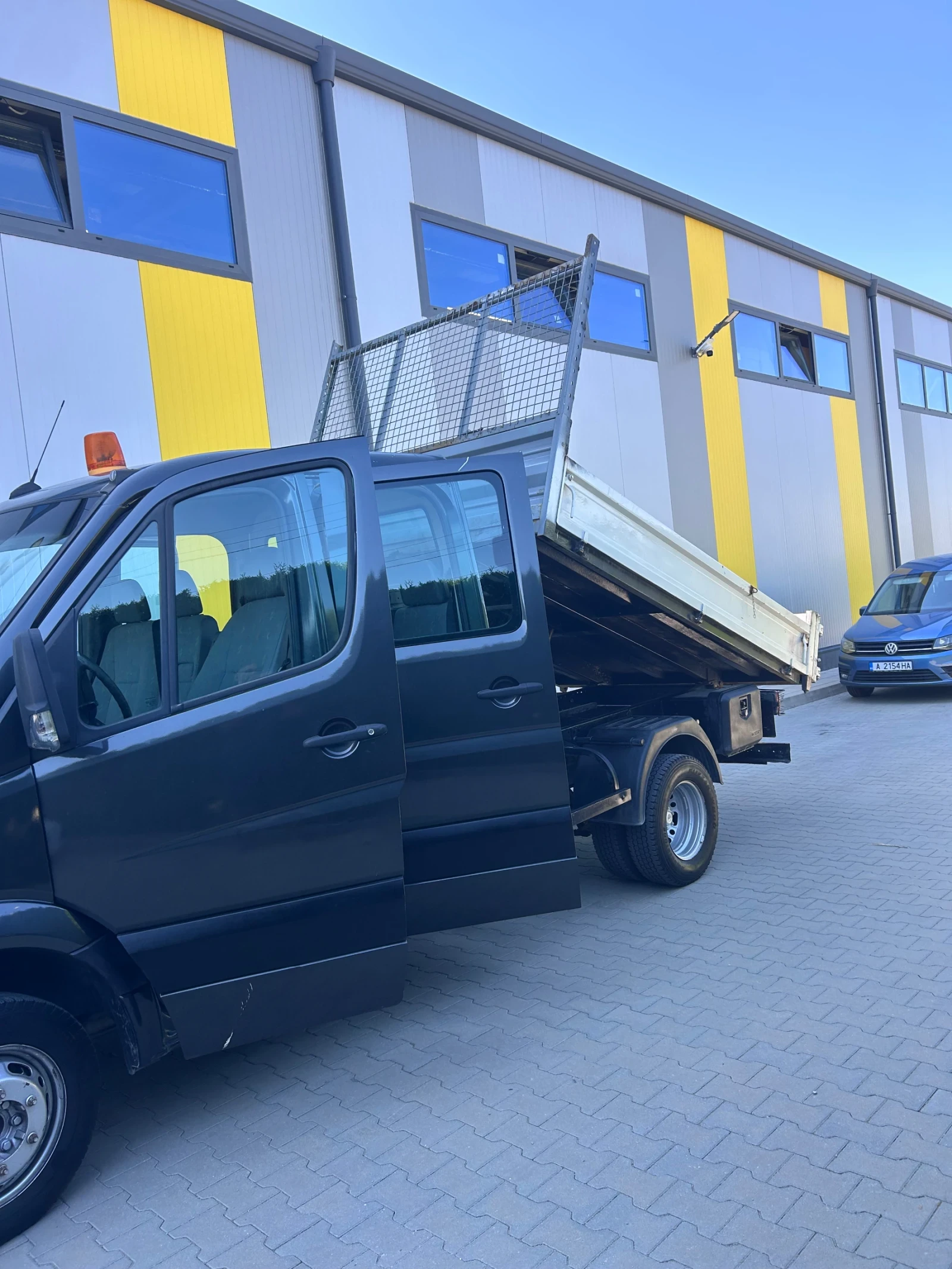 VW Crafter 6+ 1 двойна гума