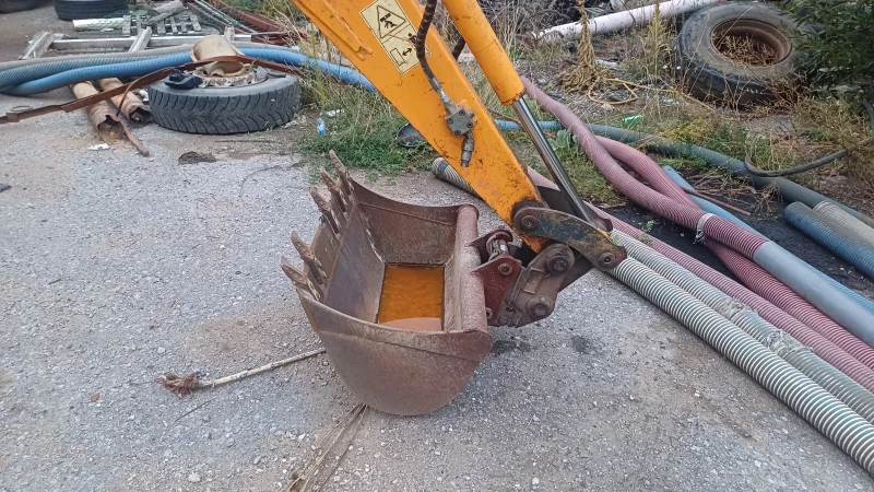 Багер Hyundai 35z9, снимка 5 - Индустриална техника - 52777613