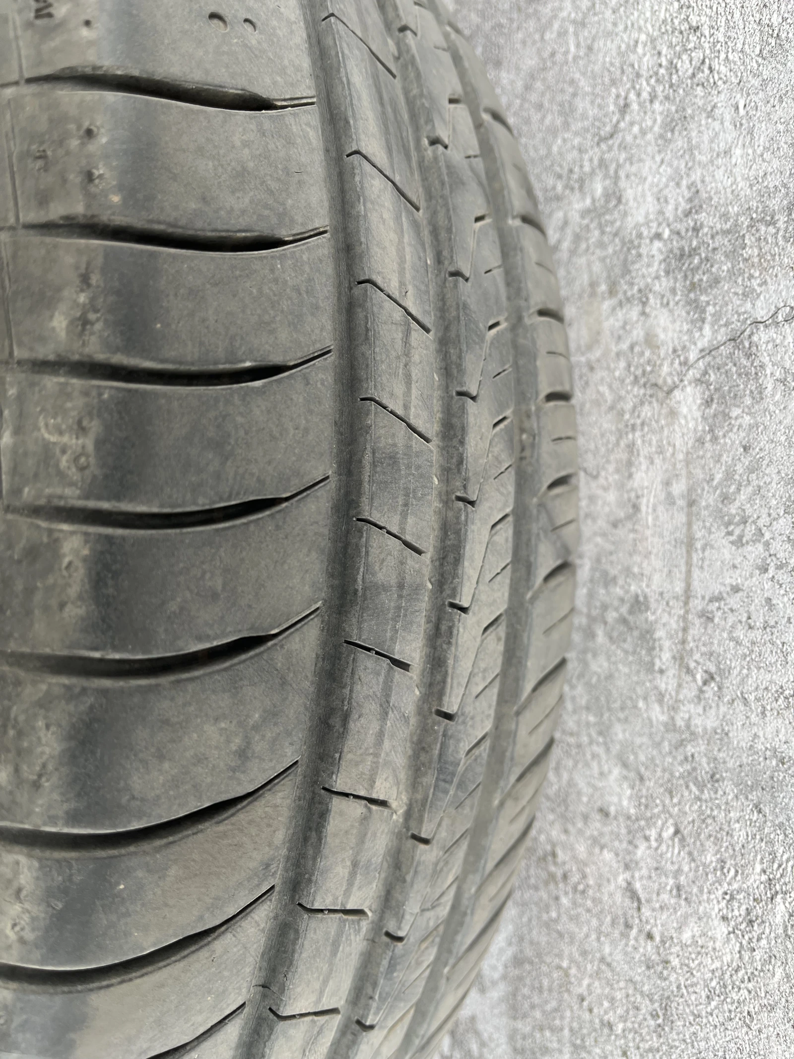 Гуми Летни 195/65R15, снимка 8 - Гуми и джанти - 53945198