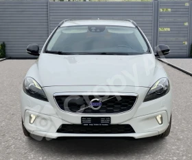 Volvo V40 Cross Country 2.0i-245к.с. 4х4 Автоматик/8-скорости/, снимка 2
