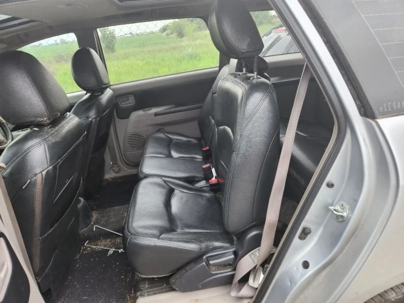 Mitsubishi Grandis 2.4 auto, снимка 8 - Автомобили и джипове - 40741443