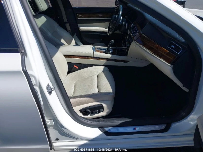 BMW 750 2014 BMW 750I, снимка 7 - Автомобили и джипове - 48270313