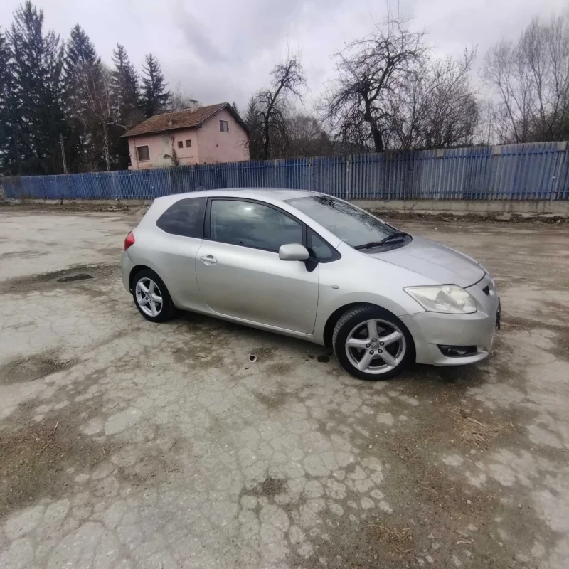 Toyota Auris 2.0 D4D, снимка 2 - Автомобили и джипове - 49541845