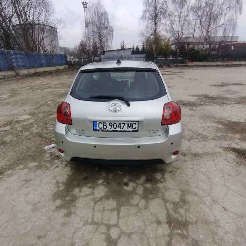 Toyota Auris 2.0 D4D, снимка 5 - Автомобили и джипове - 49541845