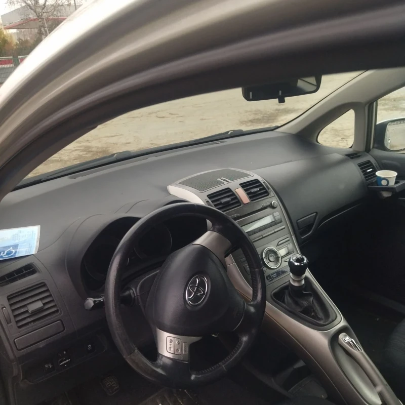 Toyota Auris 2.0 D4D, снимка 7 - Автомобили и джипове - 49541845