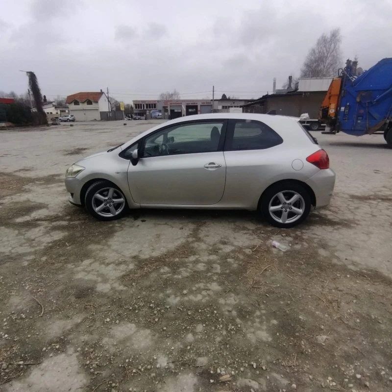 Toyota Auris 2.0 D4D, снимка 3 - Автомобили и джипове - 49541845