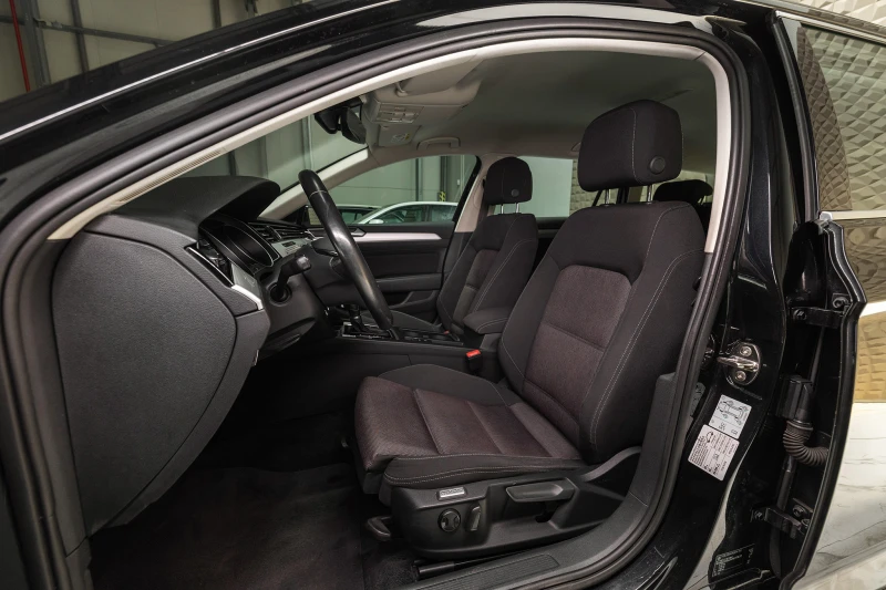 VW Passat * DSG * ERGOComfort * , снимка 8 - Автомобили и джипове - 51128787