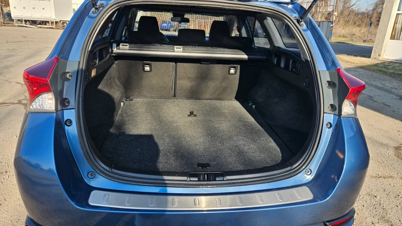 Toyota Auris 1.8 HYBRID* FACELIFT* CAMERA* DISTRONIC* , снимка 11 - Автомобили и джипове - 52859929