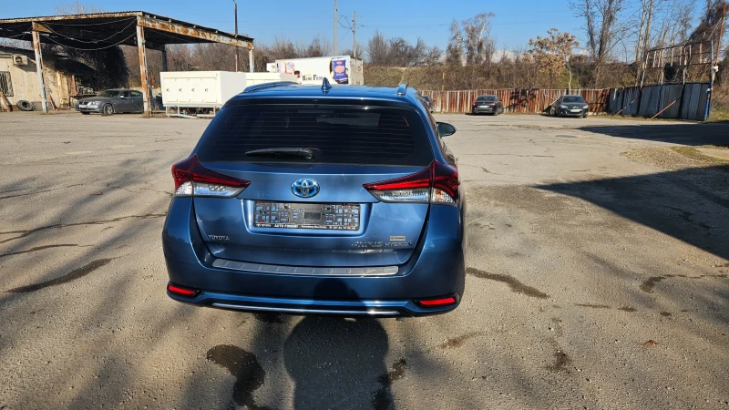 Toyota Auris 1.8 HYBRID* FACELIFT* CAMERA* DISTRONIC* , снимка 4 - Автомобили и джипове - 52859929