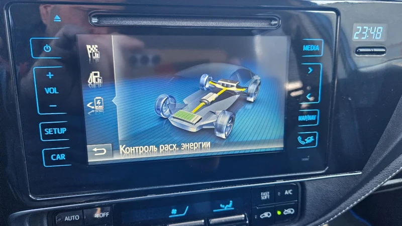 Toyota Auris 1.8 HYBRID* FACELIFT* CAMERA* DISTRONIC* , снимка 14 - Автомобили и джипове - 52859929