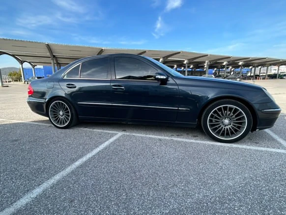 Mercedes-Benz E 240 2.6 бензин, снимка 9 - Автомобили и джипове - 47635330