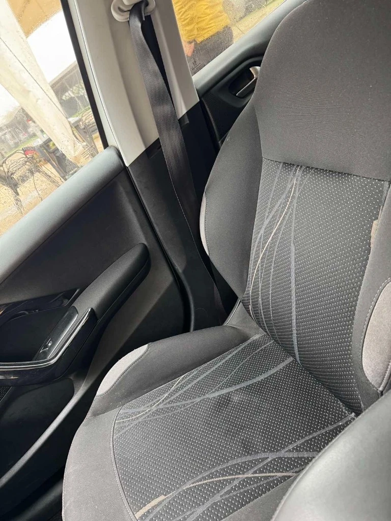 Peugeot 208, снимка 9 - Автомобили и джипове - 53600336