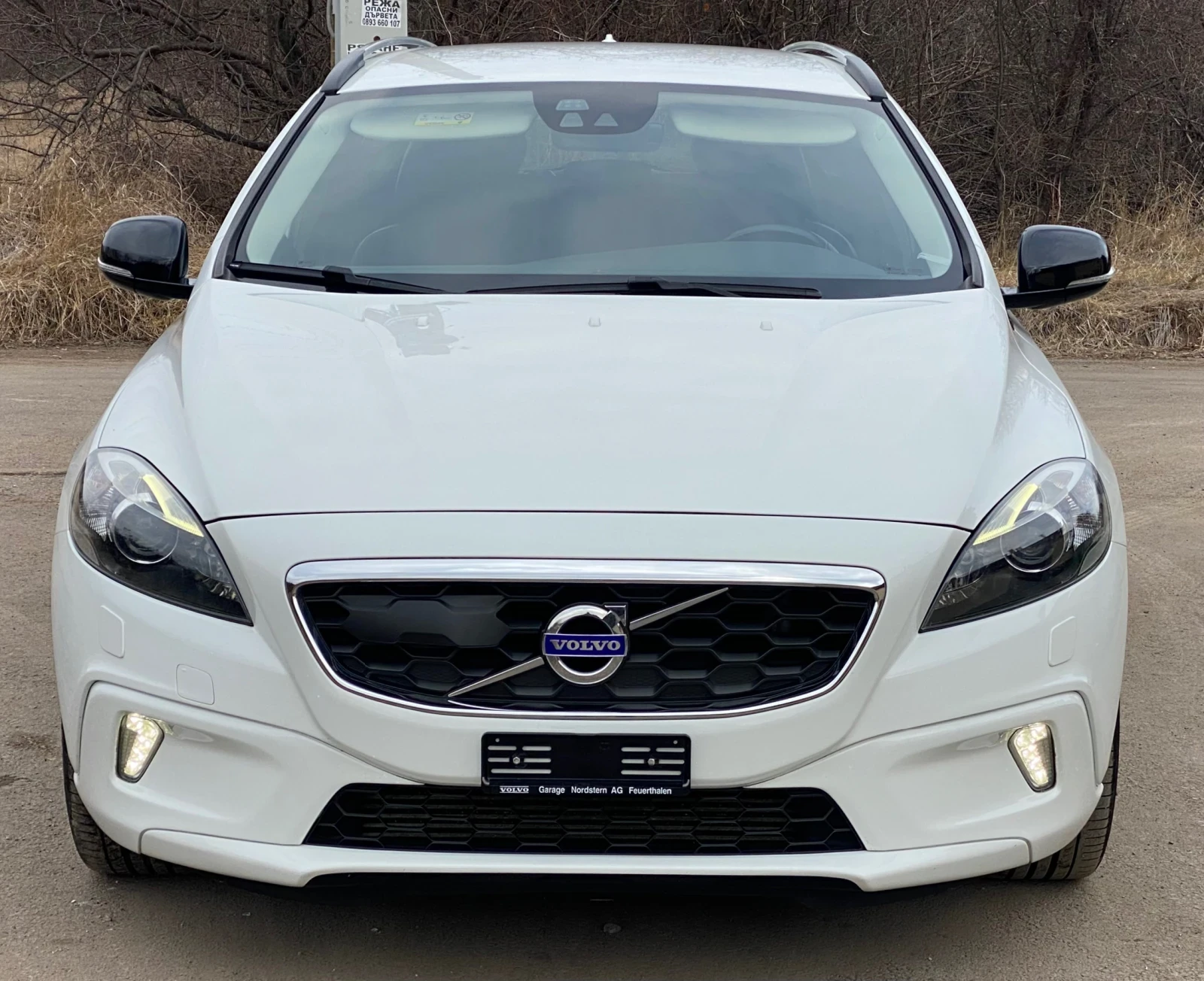 Volvo V40 Cross Country 2.0i-245к.с. 4х4 Автоматик/8-скорости/ - изображение 2