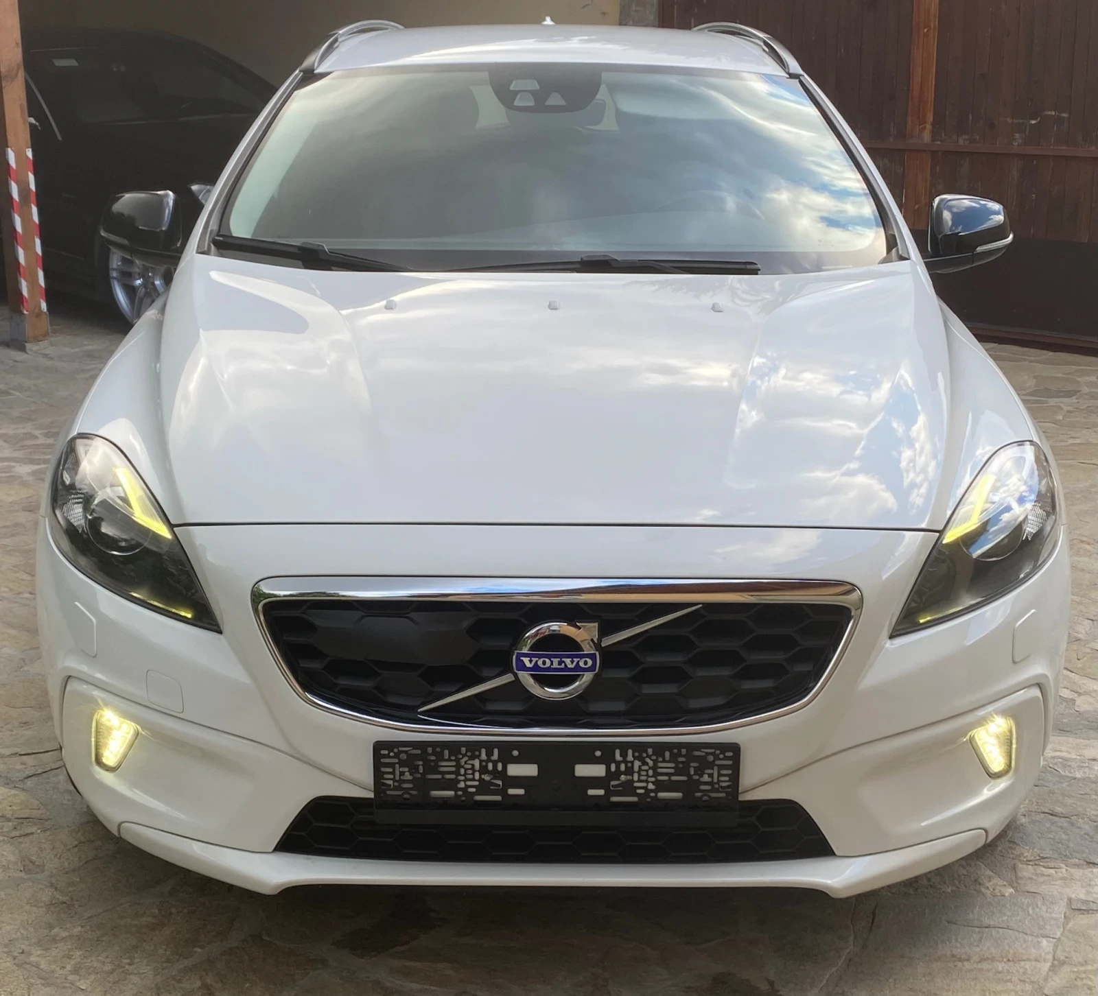 Volvo V40 Cross Country 2.0i-245�.�. 4�4 ���������/8-��������/ | Mobile.bg � ����������� 3