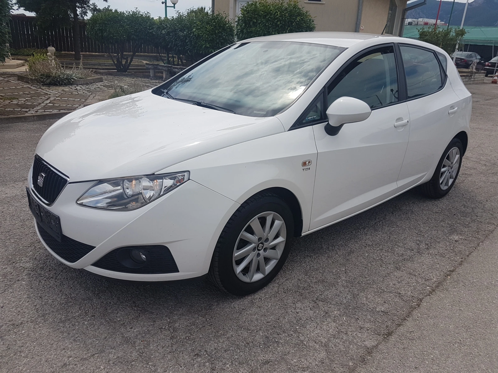 Seat Ibiza 1.6TDI 105кс - изображение 2