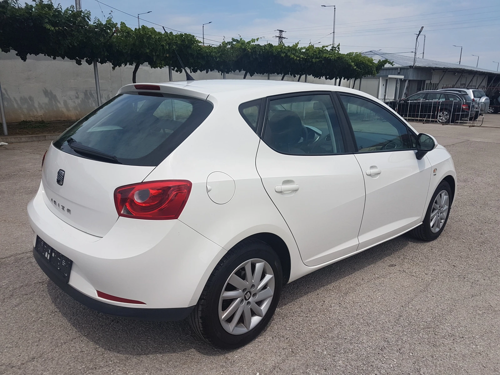 Seat Ibiza 1.6TDI 105кс - изображение 5