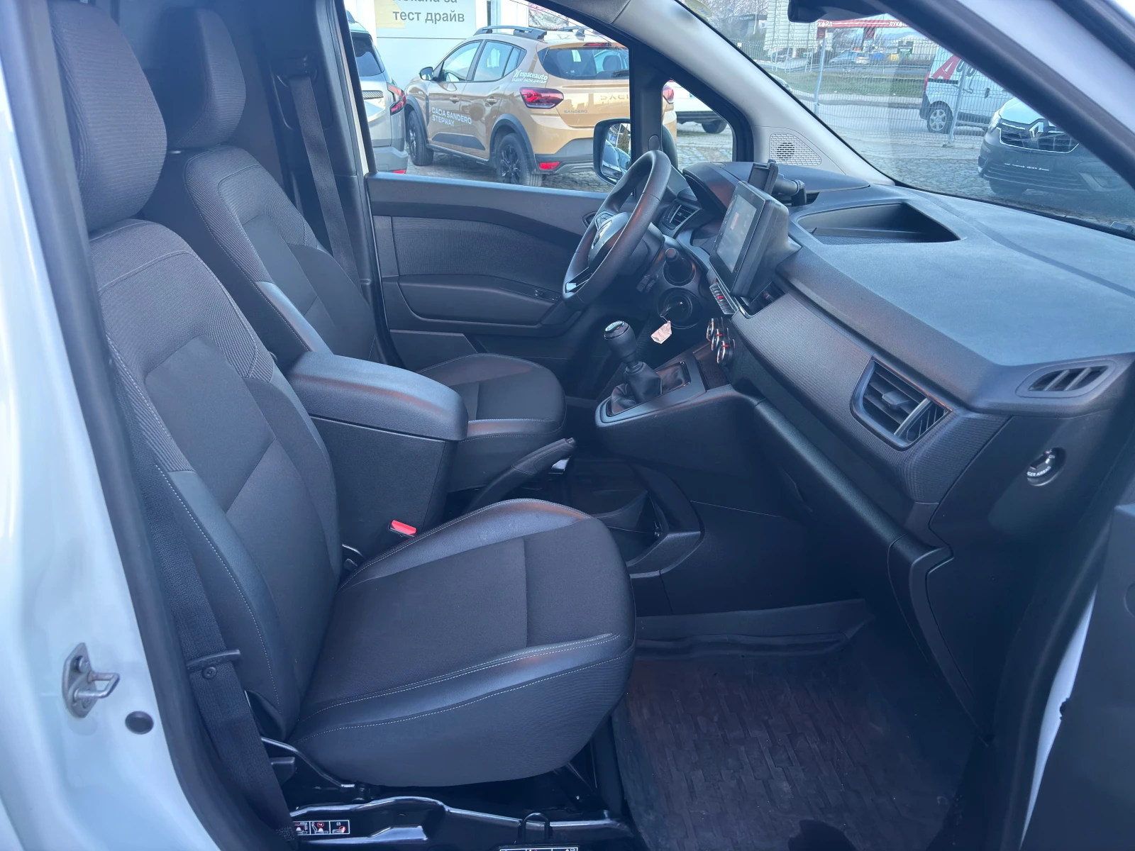 Renault Kangoo 1, 5 dCi 95 hp BVM6, снимка 12 - Автомобили и джипове - 53693279