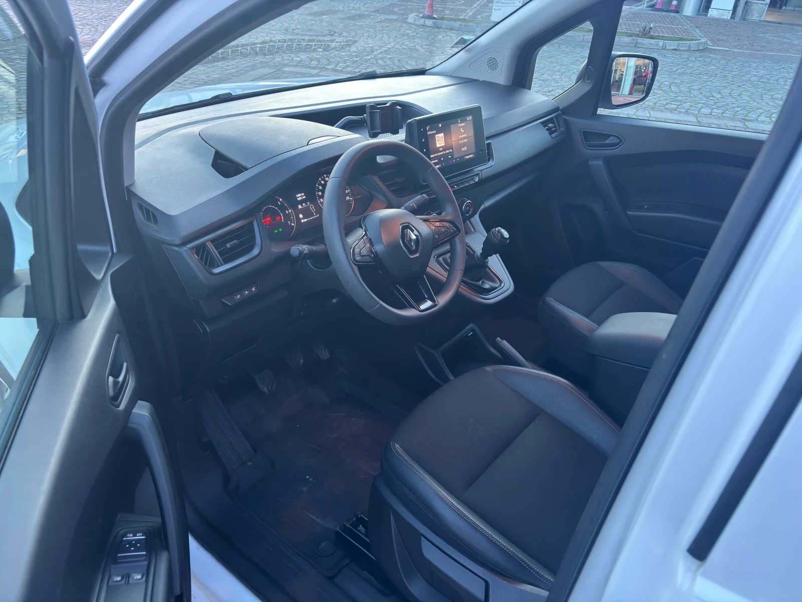 Renault Kangoo 1, 5 dCi 95 hp BVM6, снимка 14 - Автомобили и джипове - 53693279