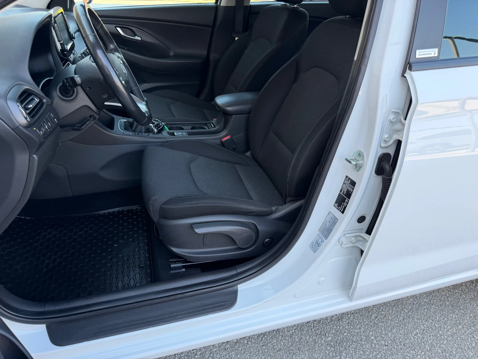 Hyundai I30 1.6CRDI 116к.с. FACE EURO 6 ГЕРМАНИЯ, снимка 13 - Автомобили и джипове - 53776263