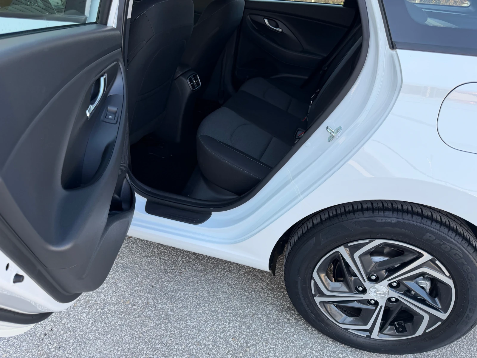 Hyundai I30 1.6CRDI 116к.с. FACE EURO 6 ГЕРМАНИЯ, снимка 14 - Автомобили и джипове - 53776263