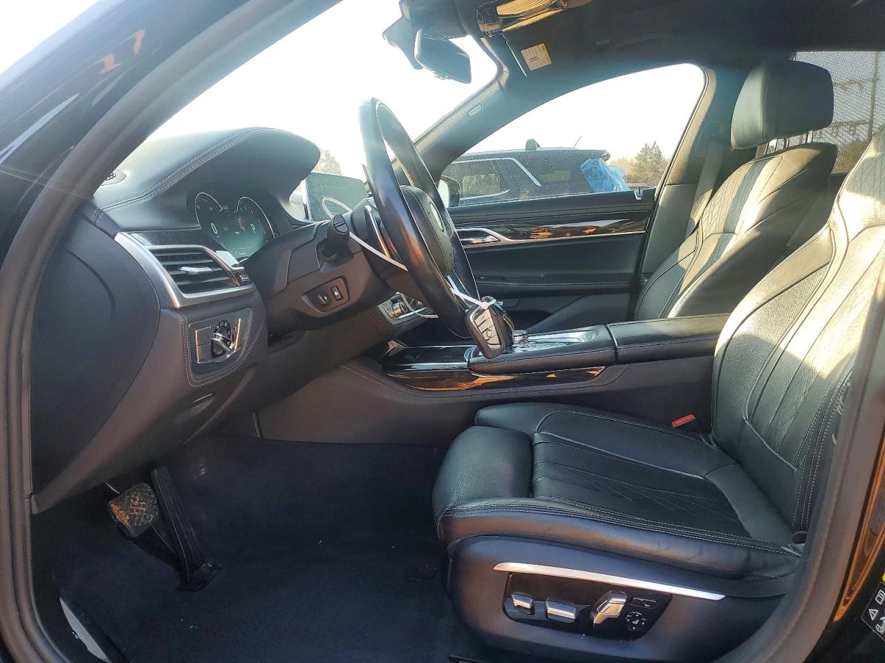 BMW 750 4.4l Xi, снимка 7 - Автомобили и джипове - 53988168