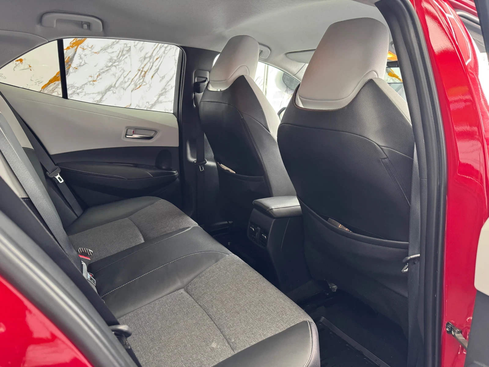 Toyota Corolla 2.0 Hybrid Luxury, снимка 7 - Автомобили и джипове - 54019594