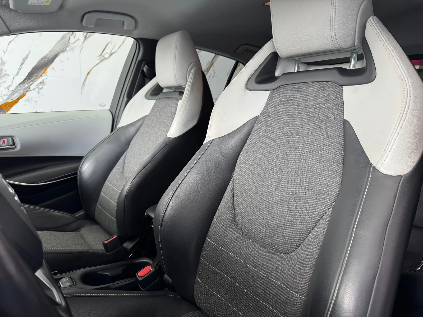 Toyota Corolla 2.0 Hybrid Luxury, снимка 6 - Автомобили и джипове - 54019594