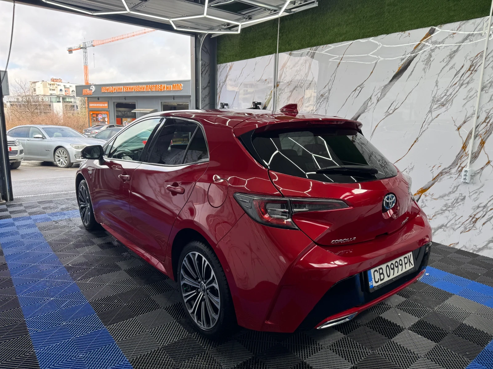 Toyota Corolla 2.0 Hybrid Luxury, снимка 4 - Автомобили и джипове - 54019594