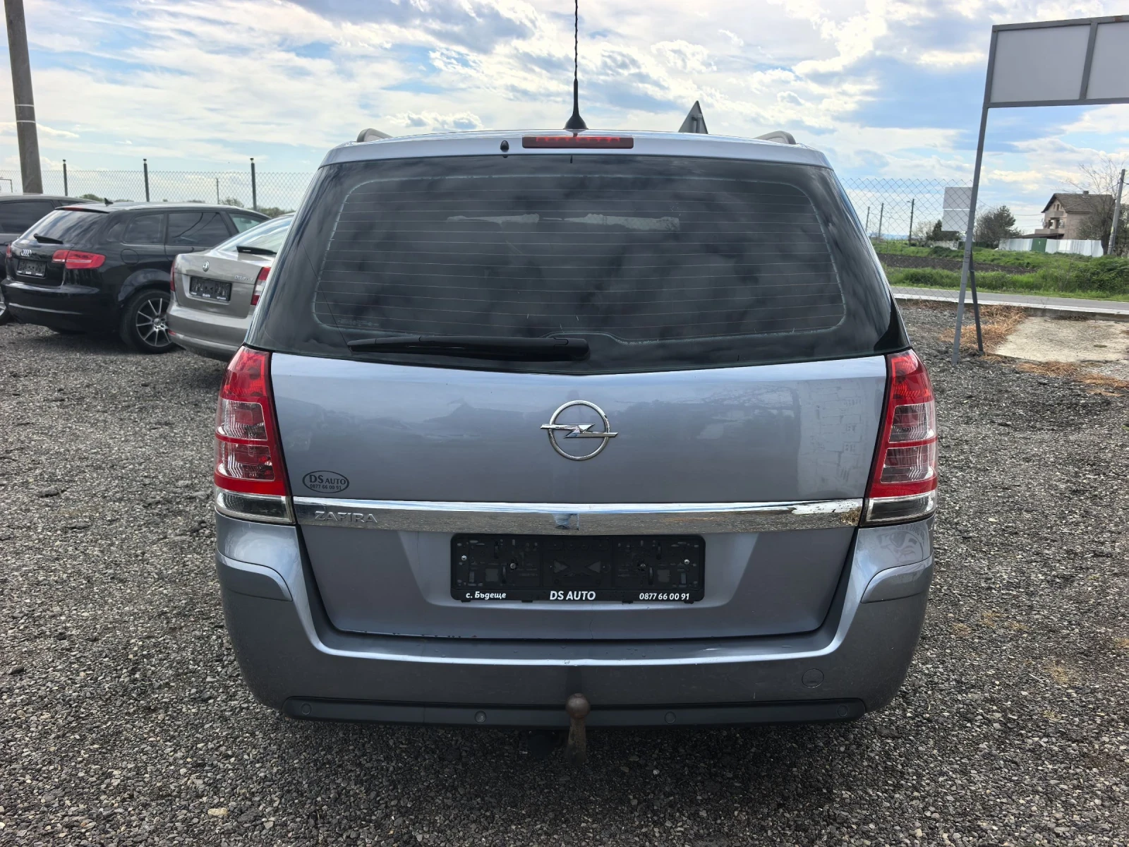 Opel Zafira 1.8i facelift, снимка 4 - Автомобили и джипове - 54126515