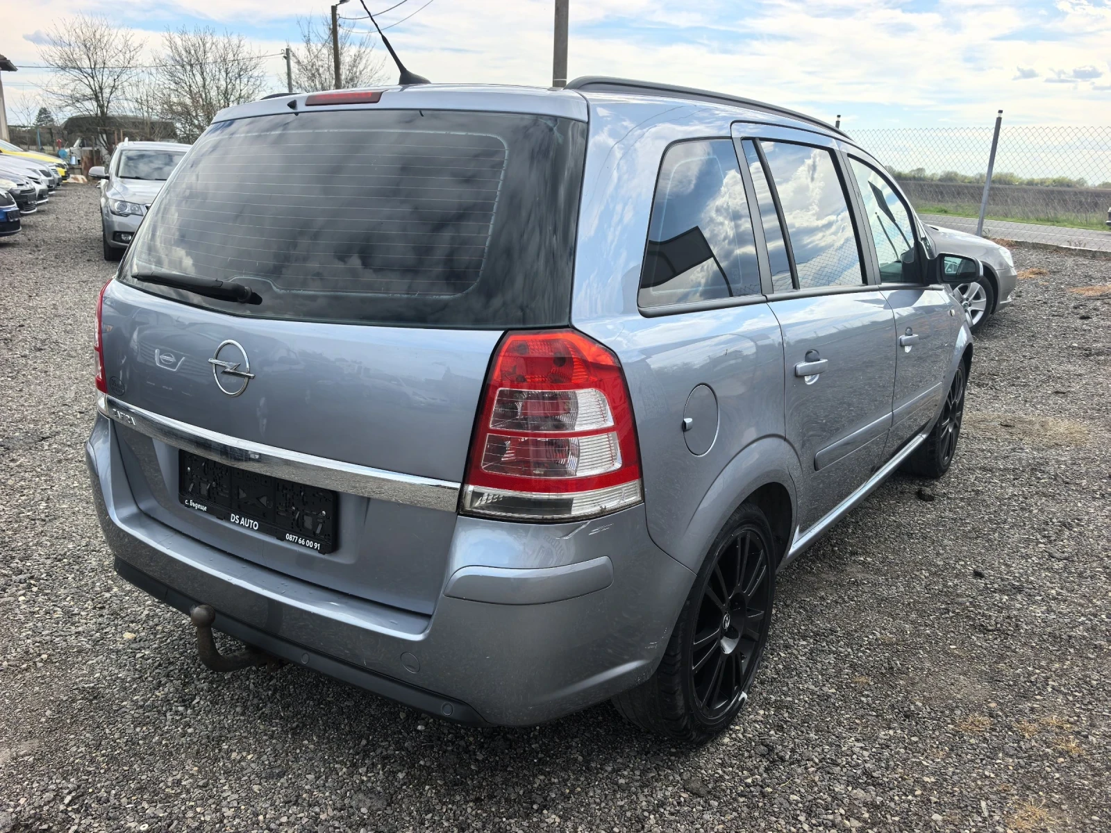 Opel Zafira 1.8i facelift, снимка 5 - Автомобили и джипове - 54126515