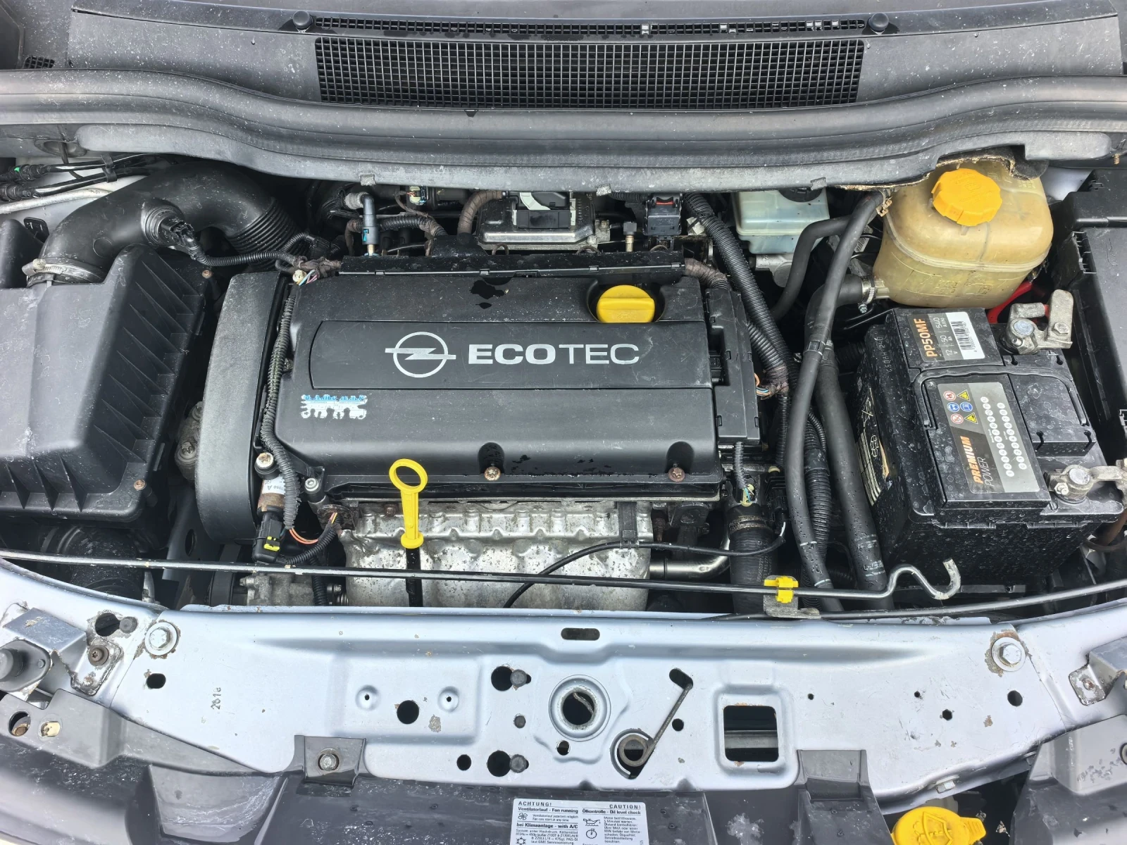 Opel Zafira 1.8i facelift, снимка 15 - Автомобили и джипове - 54126515