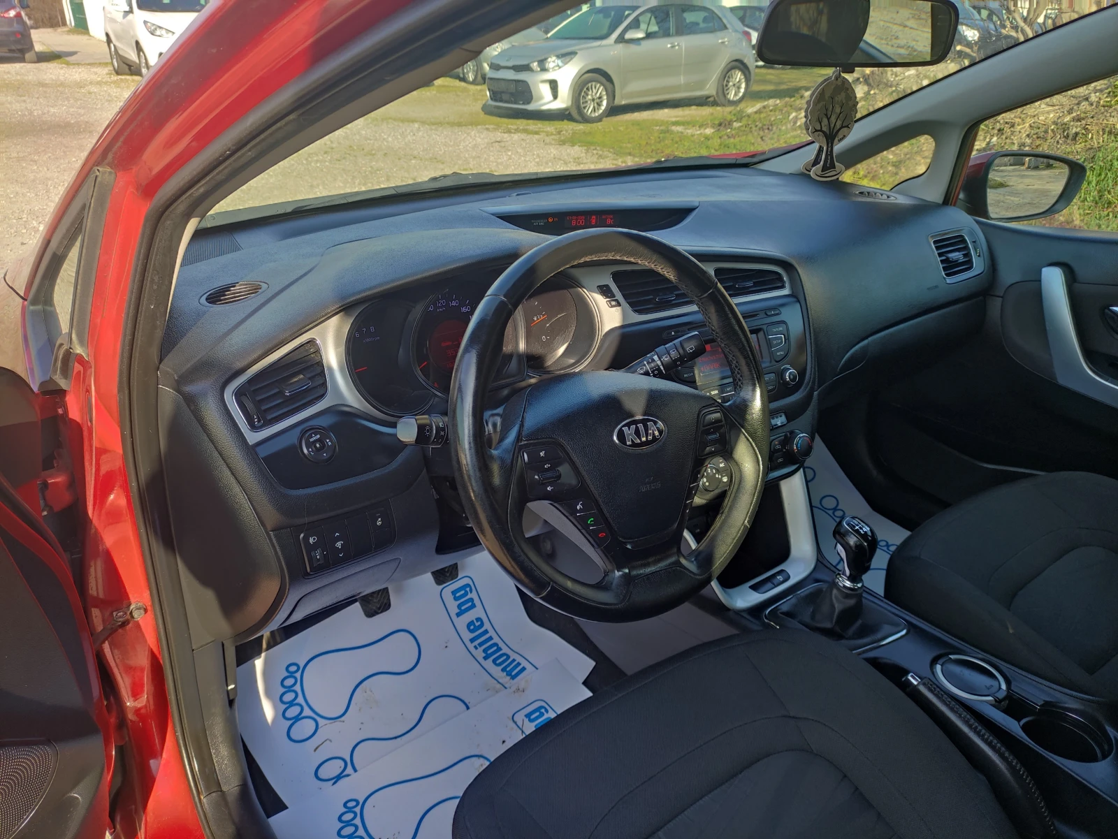Kia Ceed 1.4 отличен 6ск евро 5. 164000кмб, снимка 8 - Автомобили и джипове - 54637147