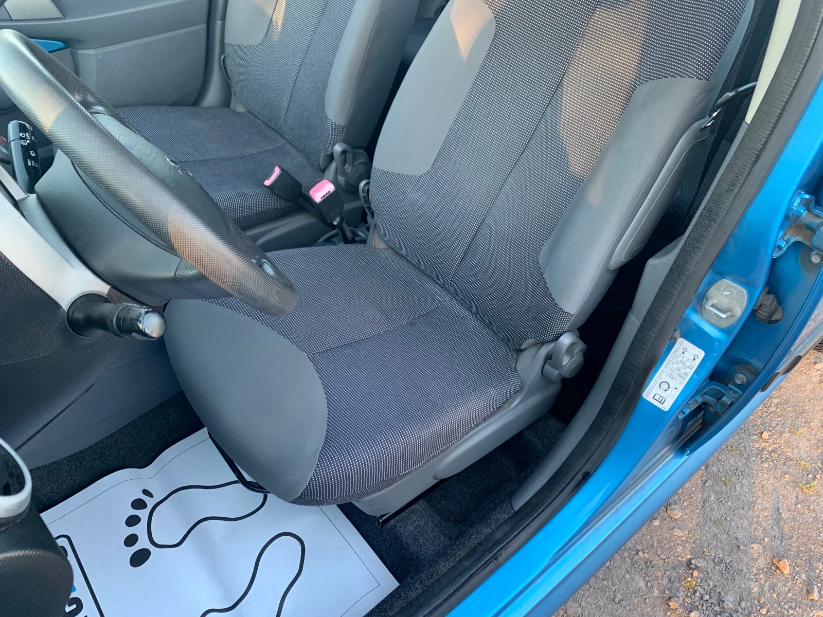 Peugeot 107 1.0i 66000км, снимка 11 - Автомобили и джипове - 54248033