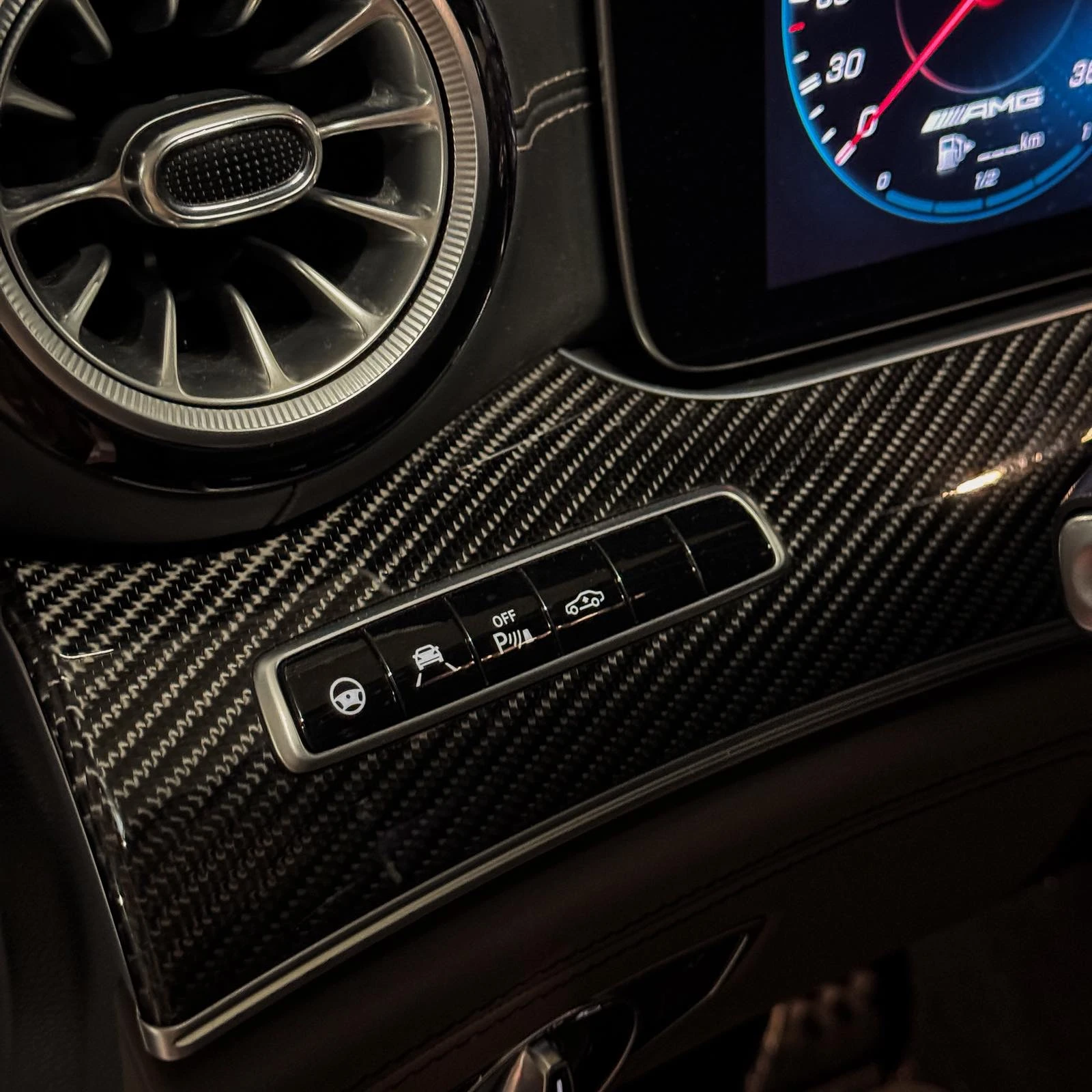 Mercedes-Benz AMG GT 63| NIGHT| DISTR| NAPPA| CARBON| PANO, снимка 11 - Автомобили и джипове - 54655676