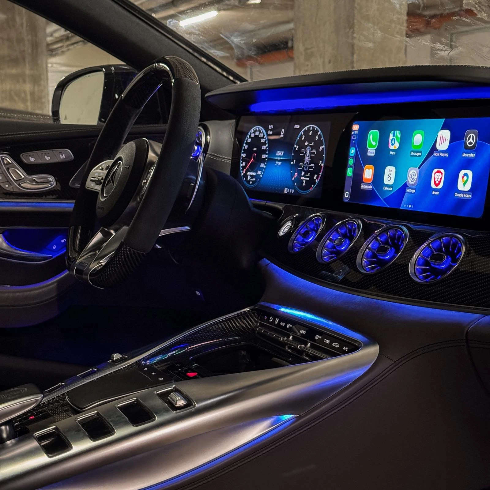 Mercedes-Benz AMG GT 63| NIGHT| DISTR| NAPPA| CARBON| PANO, снимка 8 - Автомобили и джипове - 54655676