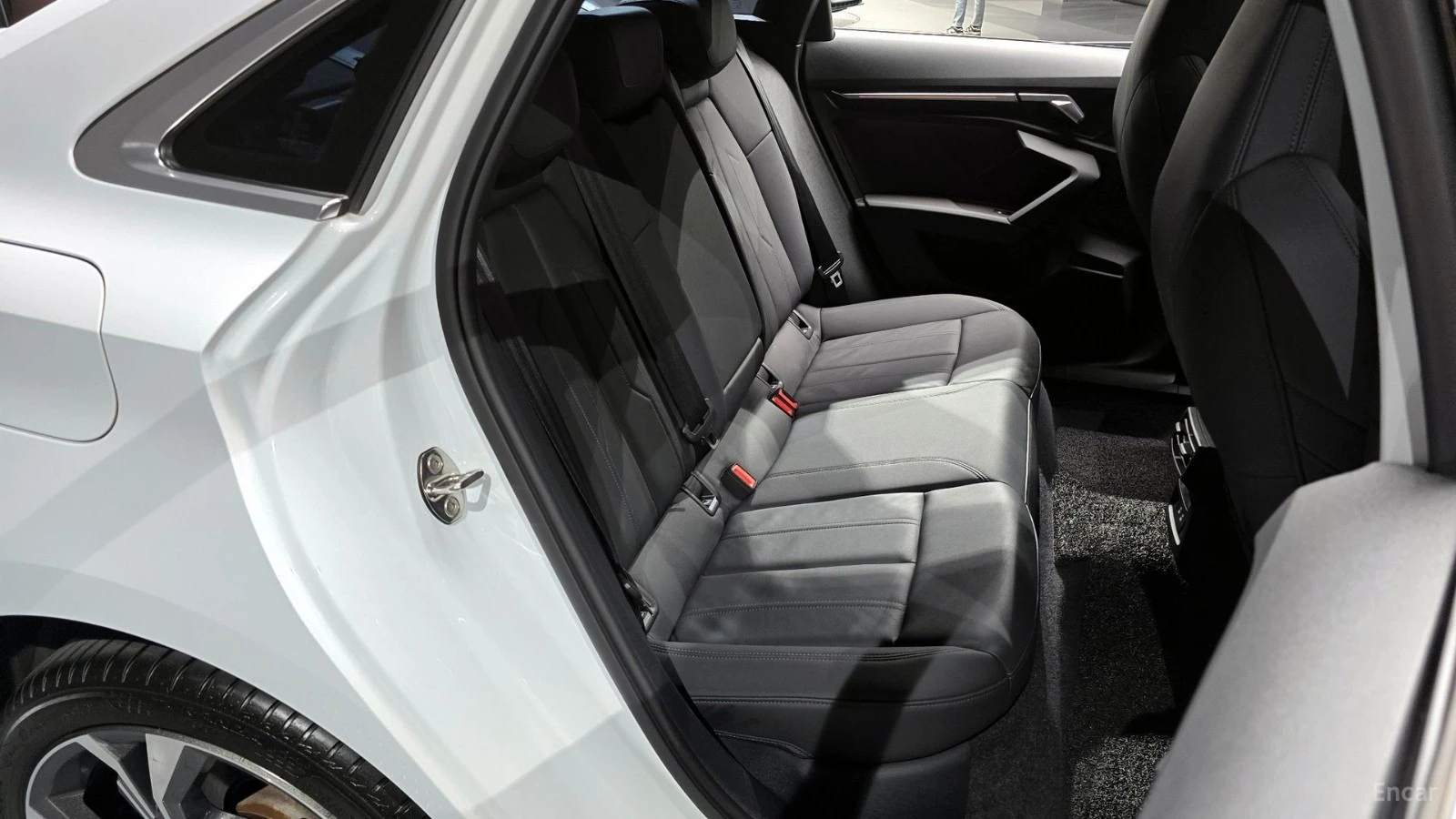 Audi A3 40 TFSI PREMIUM* КОЖА* НАВИ* ПАНО, снимка 10 - Автомобили и джипове - 55465978