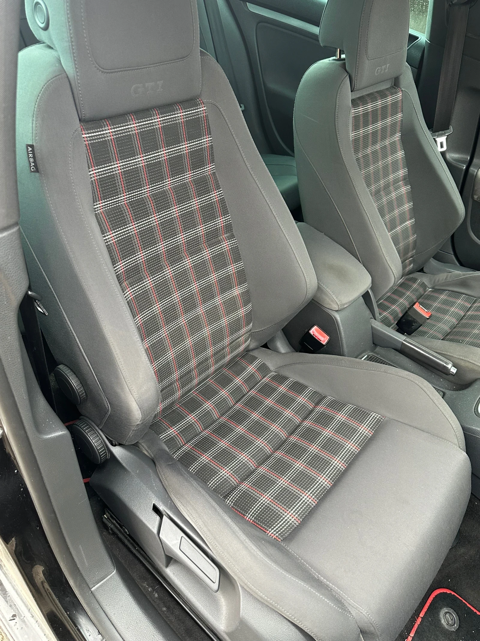 VW Golf GTI, снимка 13 - Автомобили и джипове - 55775039