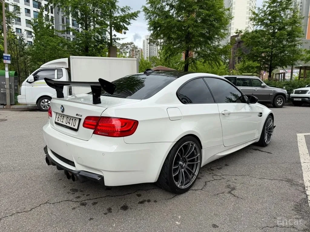 BMW M3 * Coupe * АВТОКРЕДИТ БЕЗ ПЪРВОНАЧАЛНА ВНОСКА* , снимка 4 - Автомобили и джипове - 56118397